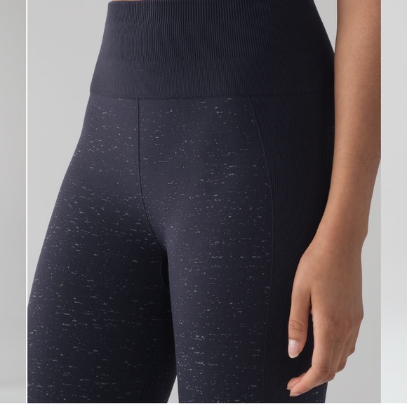 Lululemon Free To Flow 7/8 Tight Black / White Sz 10 - Picture 8 of 14